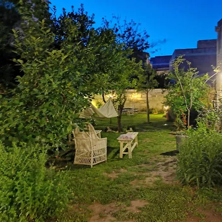 Casa Con Giardino Nella Del '500 *