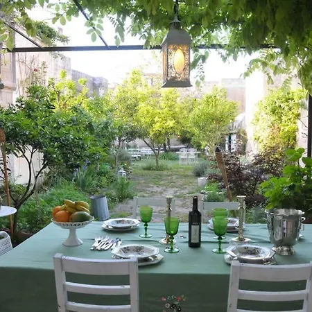 Casa Con Giardino Nella Del '500 ヴィラ